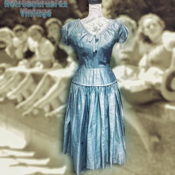 𝅺vintage 1950’s Old Hollywood Special Event Circle Skirt Blue Dress, Small - Picture 6 of 9